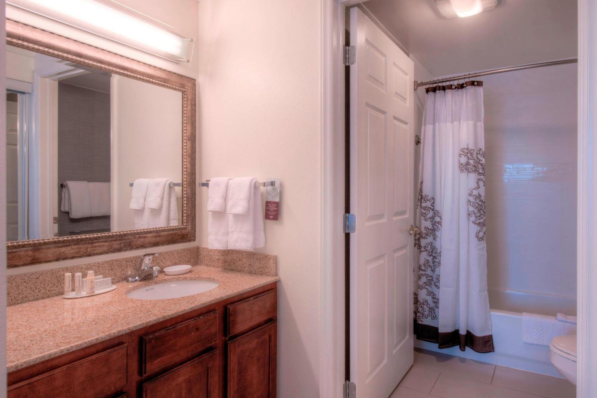 Residence Inn By Marriott Raleigh Crabtree Valley Экстерьер фото