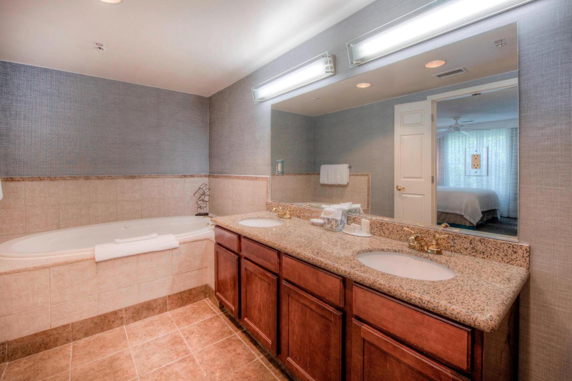 Residence Inn By Marriott Raleigh Crabtree Valley Экстерьер фото